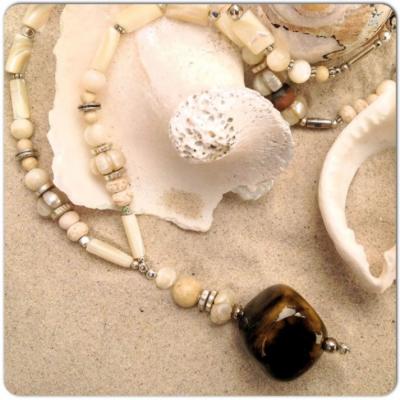 nkz01--kazuri-bone-and-mother-of-pearl